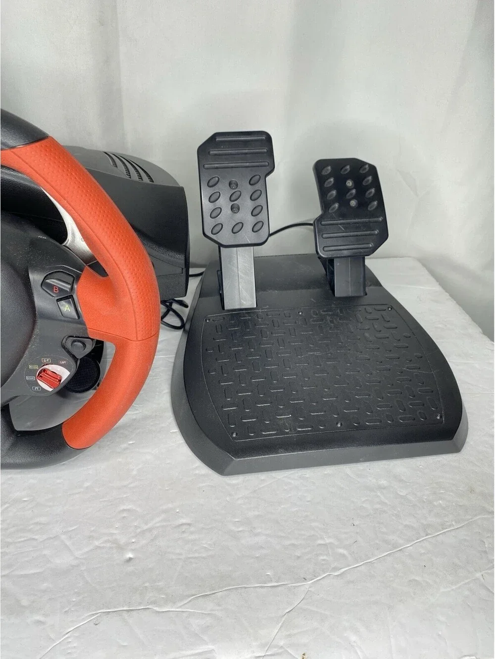 Thrustmaster Ferrari 458 Spider Xbox One Gaming Racing Steering Wheel & Pedals